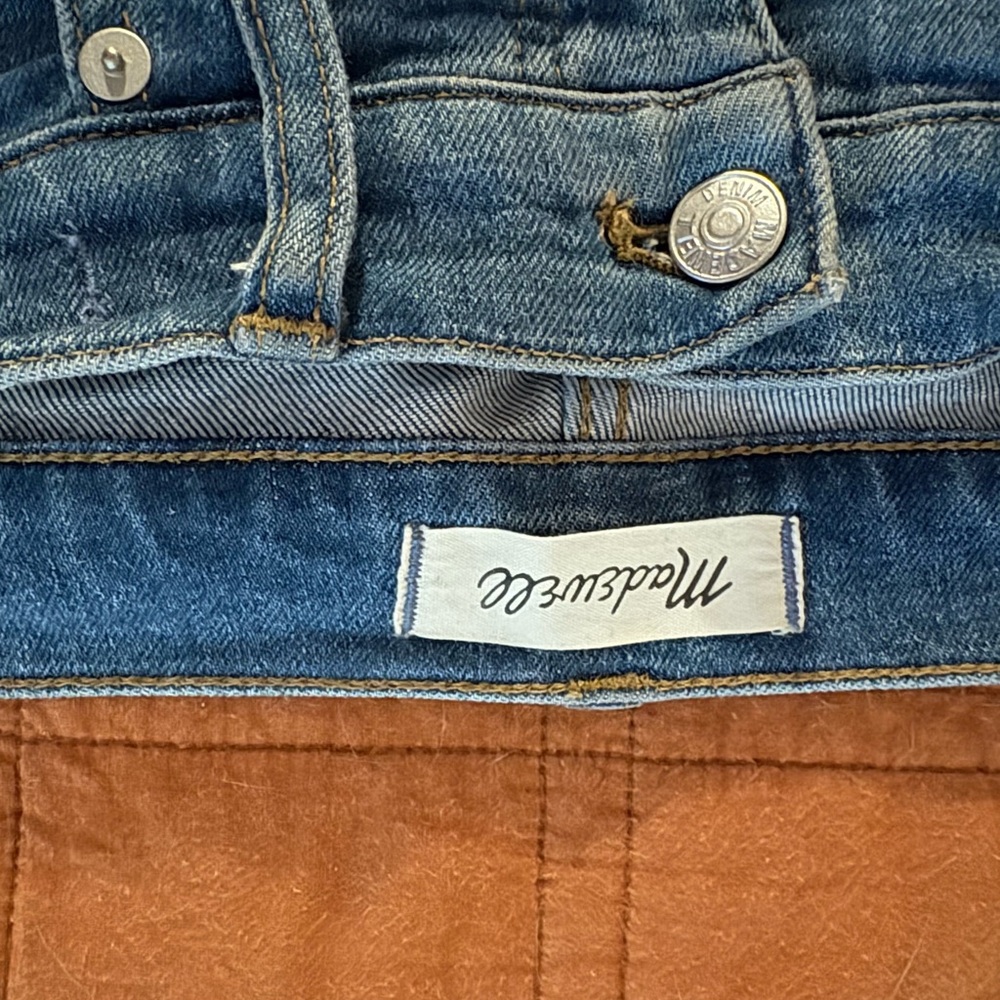 Like New Madewell Women's Jeans 31T - Picture 3 of 4